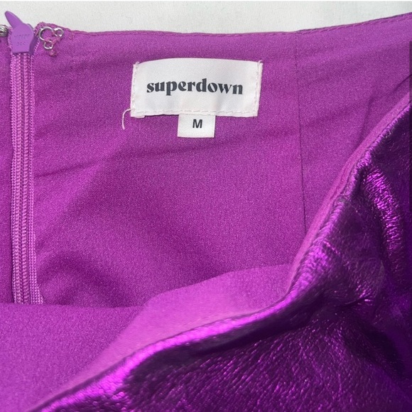 Superdown Metallic Skirt Revolve - Picture 5 of 6